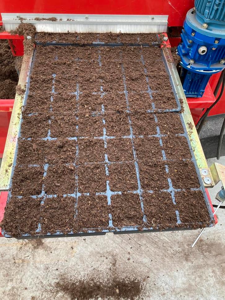 Tray vuller, Tuin en Terras, Kweekspullen, Gebruikt, Ophalen