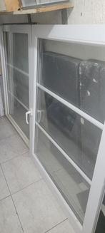 Fenêtre pvc avec coursillon, Bricolage & Construction, Châssis & Portes coulissantes, Enlèvement