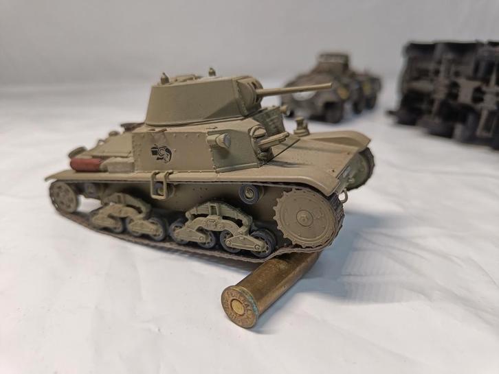 Italiaanse tank — ZVEZDA — militair model, Hobby en Vrije tijd, Modelbouw | Auto's en Voertuigen, Tamiya, Ophalen of Verzenden