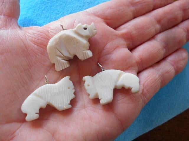 Pendentifs faits main, native usa, ours et 2 bisons, Enlèvement ou Envoi