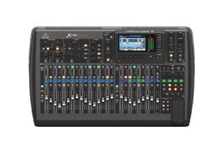 BEHRINGER X32 MET FLIGHTCASE, Musique & Instruments, Tables de mixage, Comme neuf, 20 canaux ou plus, Entrée micro, Enlèvement