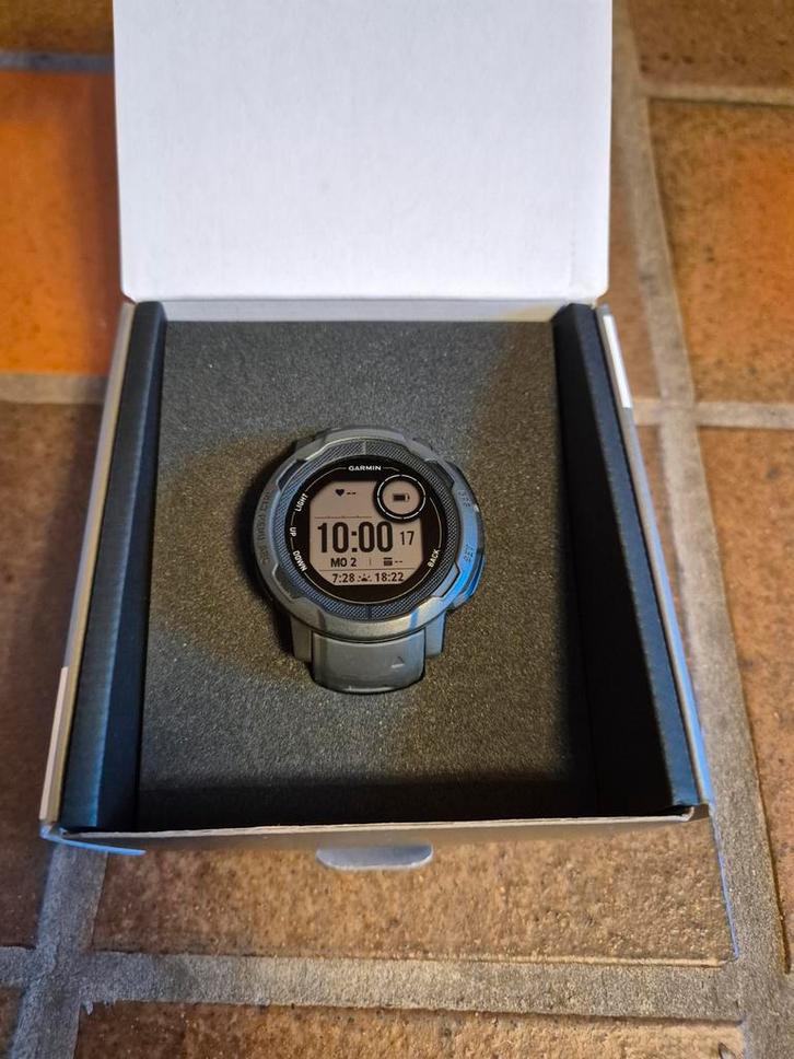 Garmin Instinct 2 van 2025, Bijoux, Sacs & Beauté, Montres de sport, Enlèvement ou Envoi