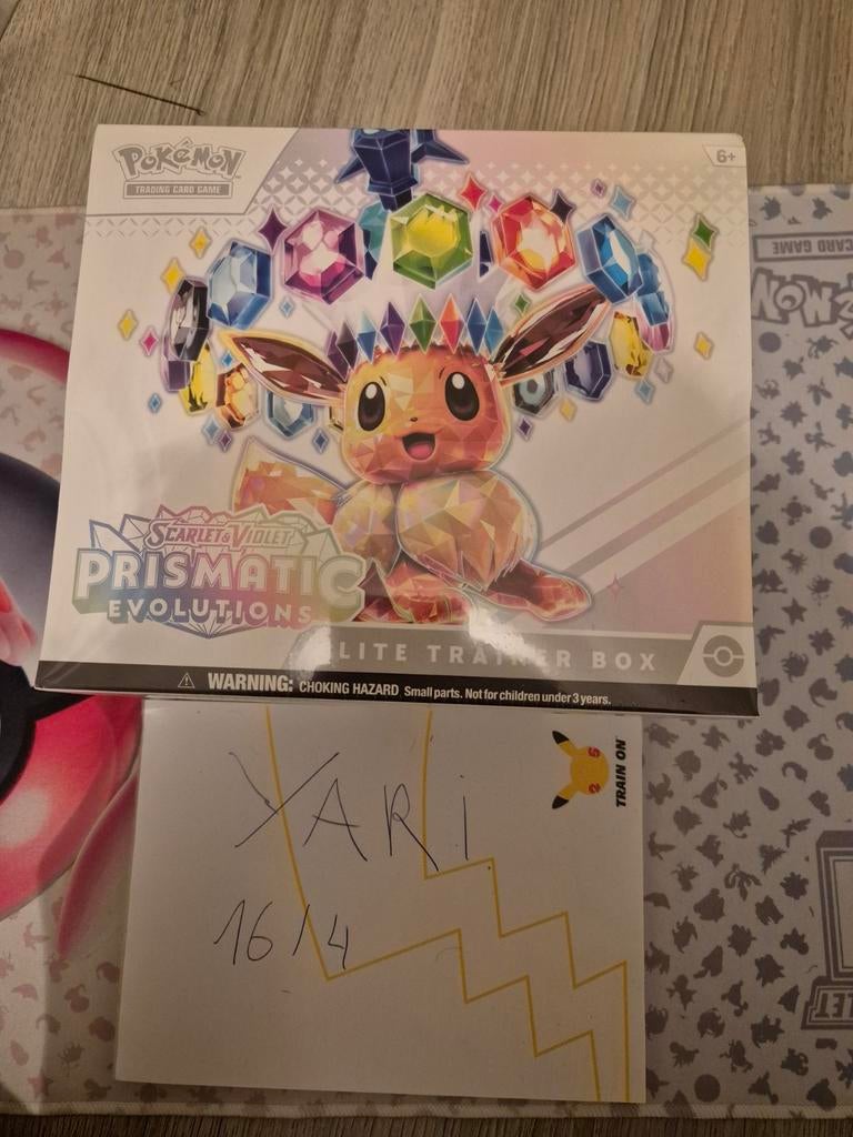 Prismatic evolutions elite trainer box, Ophalen of Verzenden, Nieuw
