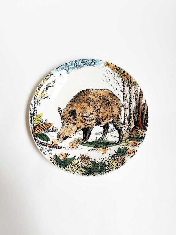 Bord Chambord van Gien met everzwijn, Maison & Meubles, Cuisine | Vaisselle, Utilisé, Assiettes(s), Autres styles, Poterie, Enlèvement ou Envoi