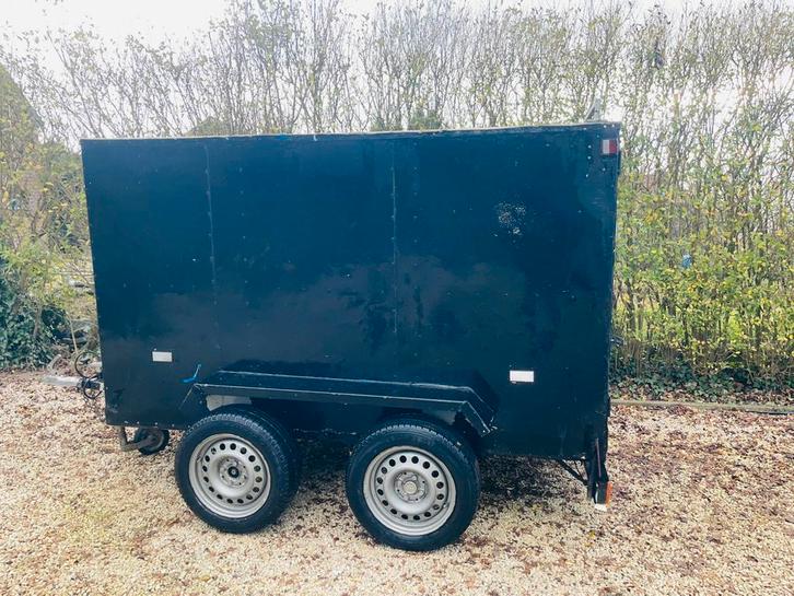 Remorque ou bétaillère -750kg double essieux 240/105/132cm, Autos : Divers, Remorques, Comme neuf, Enlèvement