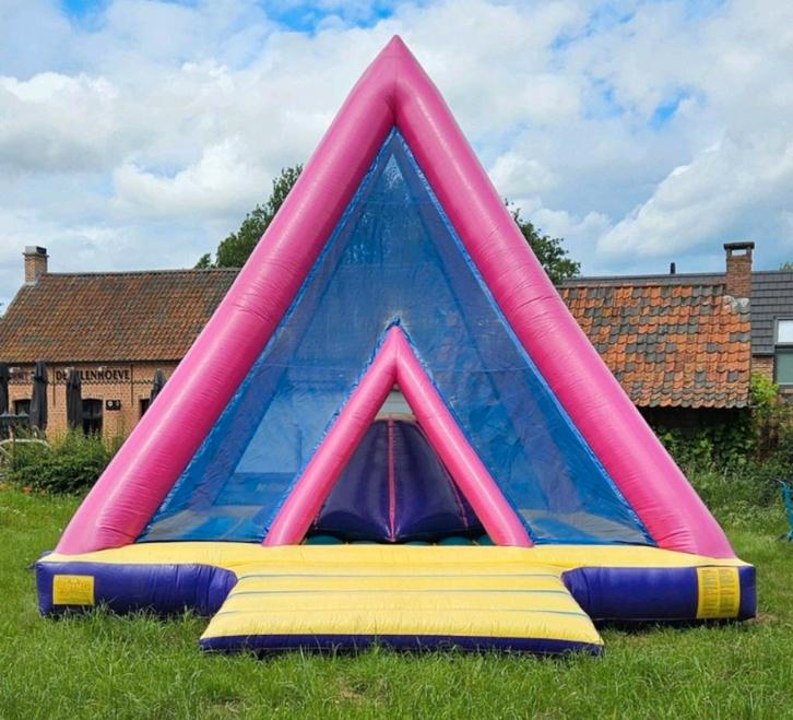 Groot springkasteel 7x7x6.5m MOET NU WEG! VOORDEEL VAN 650€!, Hobby en Vrije tijd, Feestartikelen | Verhuur, Ophalen