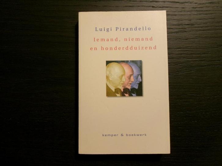 Iemand, niemand en honderdduizend  - Luigi Piandello, Boeken, Literatuur, Ophalen of Verzenden