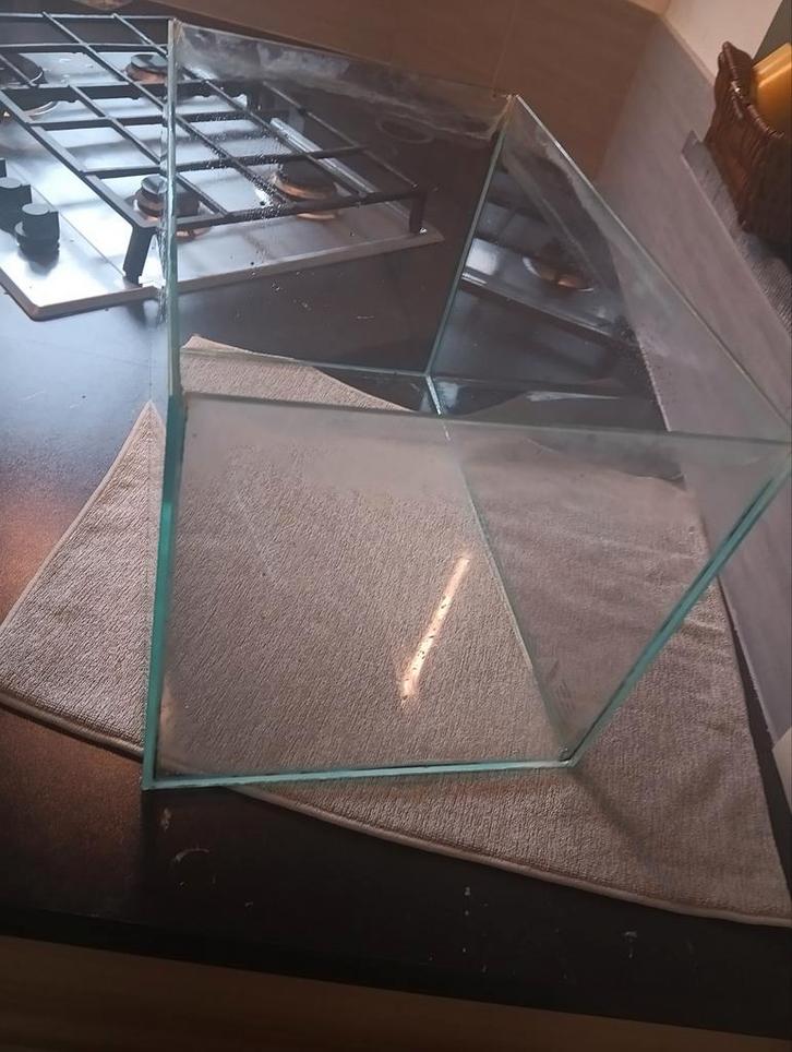 Aquarium 40x25x25 lees beschrijving, Dieren en Toebehoren, Vissen | Aquaria en Toebehoren, Ophalen