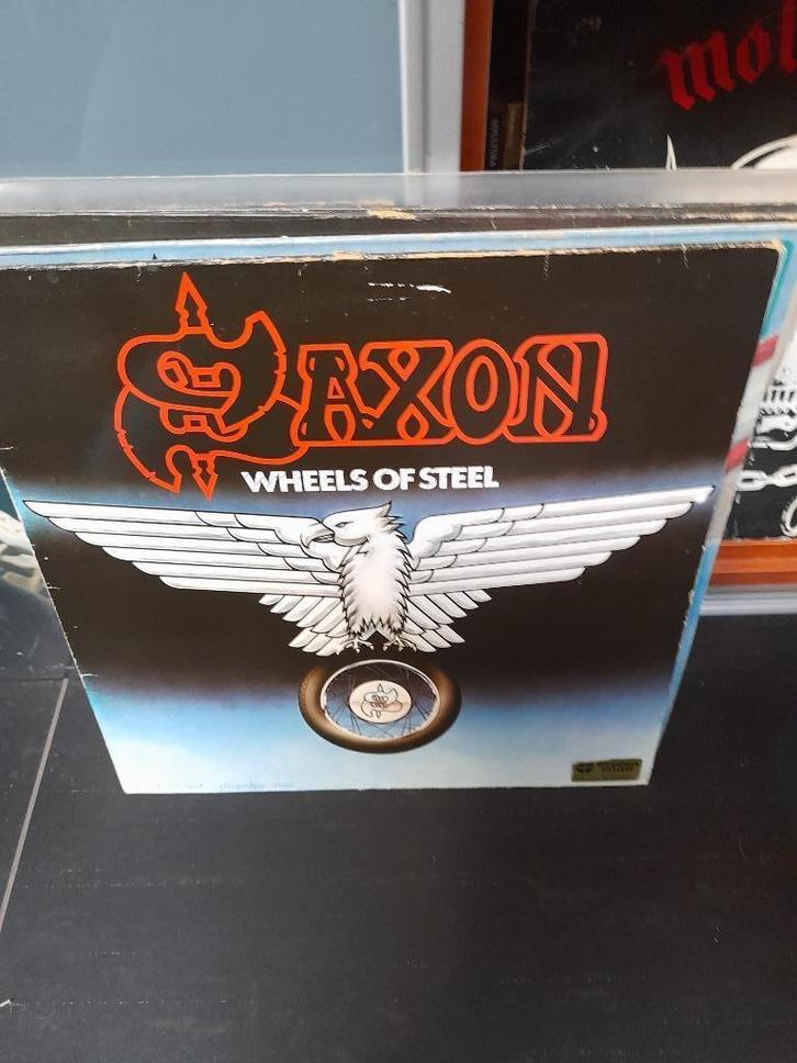 lp - saxon - wheels of steel - vak 16, Cd's en Dvd's, Vinyl | Hardrock en Metal, Gebruikt, Ophalen of Verzenden