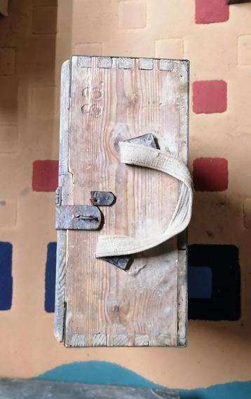 Duitse militaire koffer van 88 mm uit de Tweede Wereldoorlog beschikbaar voor biedingen