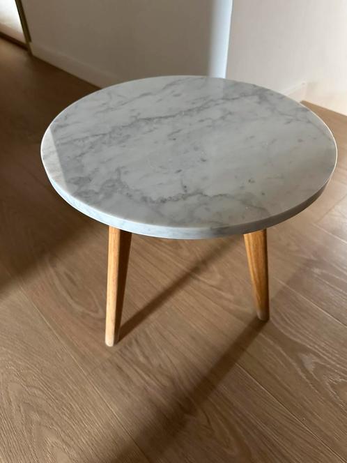 White Stone bijzettafel van Zuiver, Huis en Inrichting, Tafels | Bijzettafels, Gebruikt, Rond, Minder dan 45 cm, Minder dan 55 cm