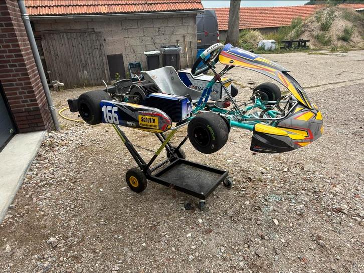 Formule k kart bleu shock motor, Sport en Fitness, Karting, Ophalen