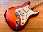 Fender 2024 Player II HSS Stratocaster Aged Cherry Burst, Ophalen of Verzenden, Zo goed als nieuw, Solid body, Fender