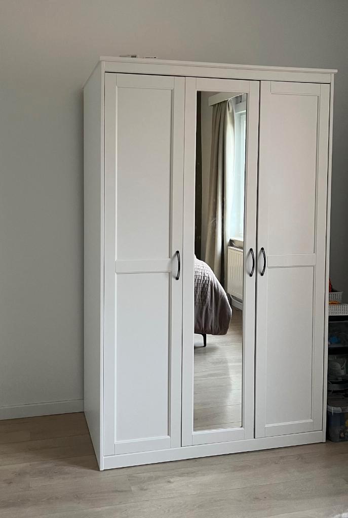 IKEA SONGESAND Armoire - garde robe blanc, Maison & Meubles, Armoires | Penderies & Garde-robes, Comme neuf, 150 à 200 cm, 100 à 150 cm