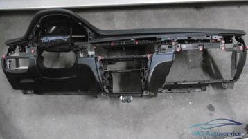 Lederen dashboard BMW X5 F15 in mooie staat.  51 45 9 298 60 beschikbaar voor biedingen