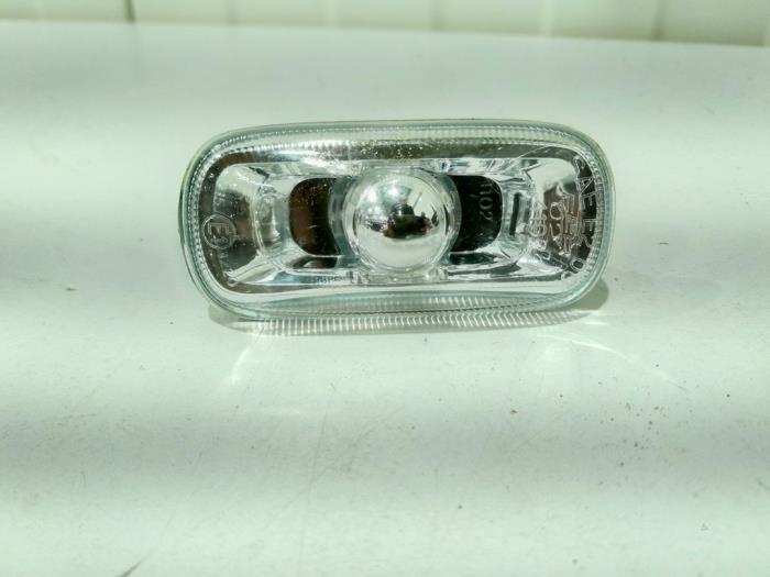 Clignotant protection avant droit d'un Audi A3, Autos : Pièces & Accessoires, Éclairage, Audi, Utilisé, 3 mois de garantie, Enlèvement ou Envoi