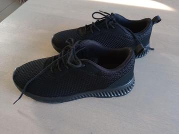 nieuwe dames sneakers zoals skeschers 36 beschikbaar voor biedingen
