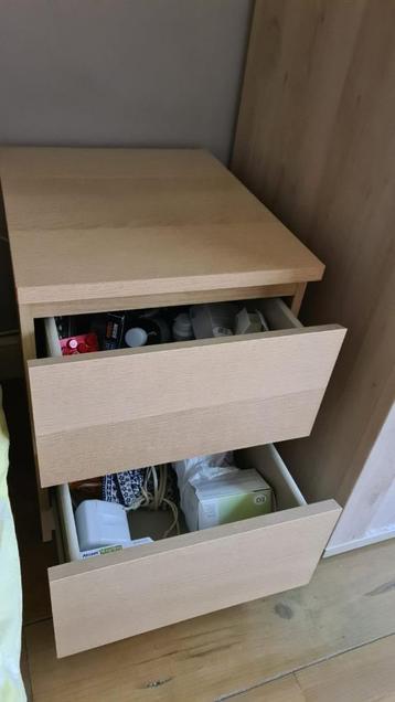IKEA Malm nachtkastje beige beschikbaar voor biedingen