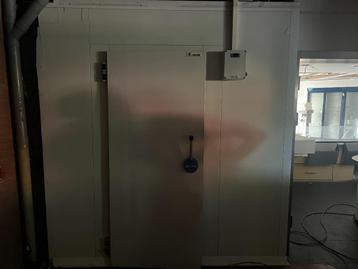 ISOBAR Koelcel 2-Deurs met Motor – 220x120x240 cm COMPLEET beschikbaar voor biedingen