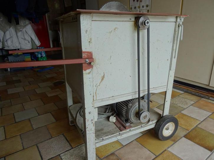 Scie sur pied  50,00 €, Doe-het-zelf en Bouw, Gereedschap | Zaagmachines, Gebruikt, Cirkelzaag, 70 mm of meer, Ophalen