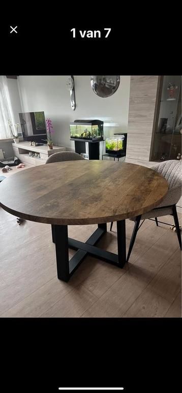 Mooie ronde tafel 130 cm beschikbaar voor biedingen