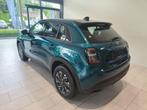 Fiat 600 HYBRID 136 HP *NAV 10,25" *FULL LED *CAMERA *SENSO, Auto's, Fiat, Zwart, Parkeersensor, SUV of Terreinwagen, Groen