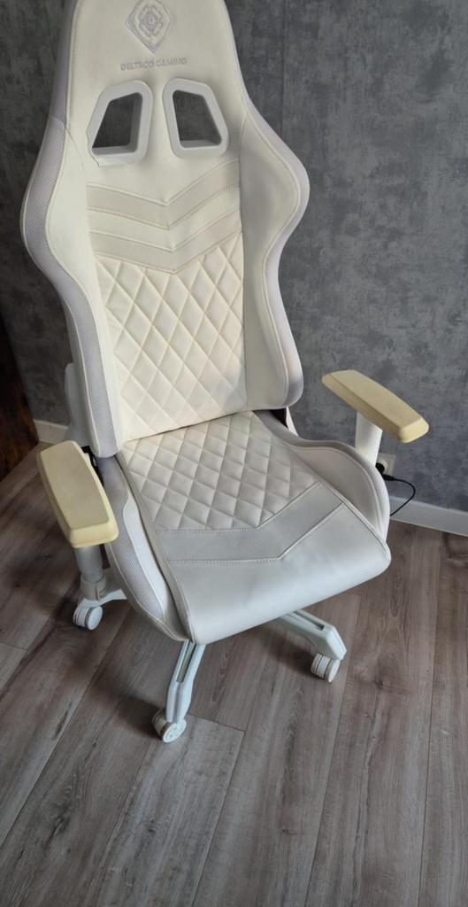 Deltaco GAM-080-W RGB Gamestoel, Maison & Meubles, Chaises de bureau, Utilisé, Chaise de bureau, Blanc, Chaise de bureau de gaming