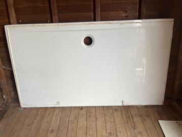 Ruime Douche bak en wand beschikbaar voor biedingen