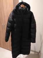 Lange zwarte winterjas met kap, Kleding | Dames, Ophalen of Verzenden, Zo goed als nieuw, Maat 42/44 (L)