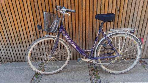 Vend Vélo de ville en bon état + Casque, Fietsen en Brommers, Fietsen | Bakfietsen, Gebruikt, Overige merken, Ophalen
