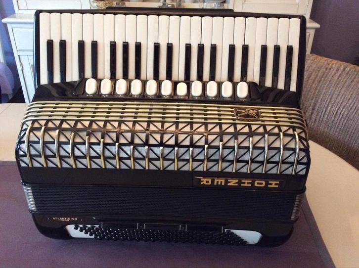 Accordéon Hohner Atlantic IV N, Musique & Instruments, Accordéons, Comme neuf, Accordéon à touches, 120 basses, Hohner, Avec valise