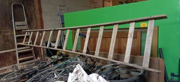 houten ladder 13 treden  beschikbaar voor biedingen