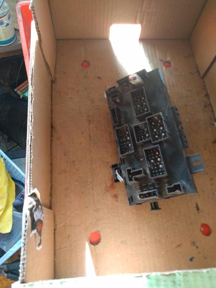 Boîte à fusibles VW Golf 2, Autos : Pièces & Accessoires, Électronique & Câbles, Enlèvement ou Envoi