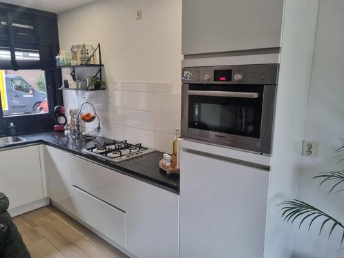 Nette Moderne Hoogglans Witte Keuken + Bosch + GEDEMONTEERD, Huis en Inrichting, Keuken | Complete keukens, Hoekkeuken, Wit, Graniet of Steen