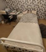 TE KOOP: Éénpersoonsbed, incl. matras, lattenbodem en lakens, Ophalen, 90 cm, Eenpersoons, Wit