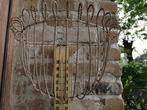 Twee oude ijzeren hanging baskets, Jardin & Terrasse, Bacs à fleurs & Jardinières, Jardin, Utilisé, Enlèvement ou Envoi, Moins de 60 cm
