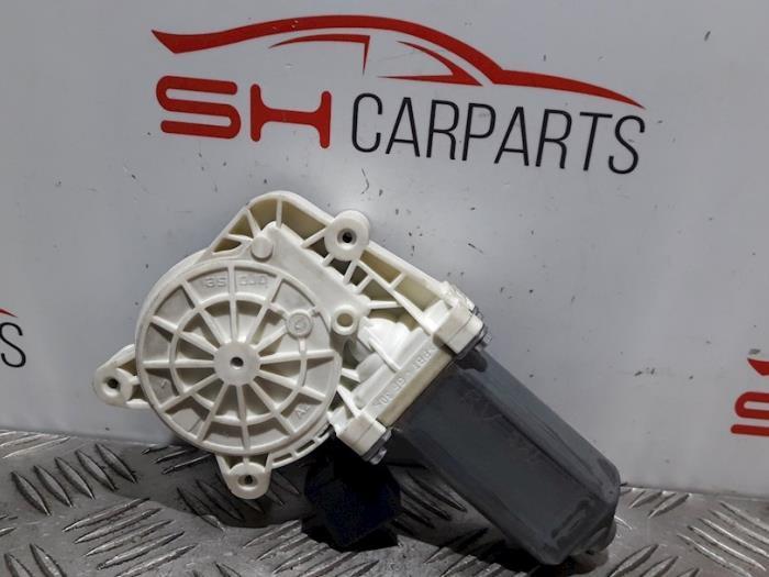 Moteur de vitre portière d'un Mercedes Vito, Autos : Pièces & Accessoires, Carrosserie & Tôlerie, Mercedes-Benz, Utilisé, 3 mois de garantie