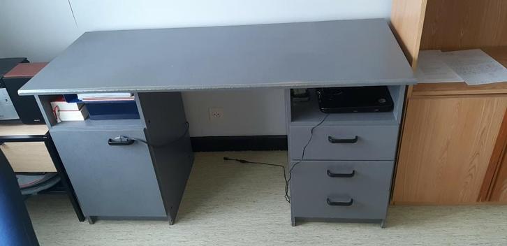 Bureau gratis op te halen, Huis en Inrichting, Bureaus, Gebruikt, Bureau, Ophalen
