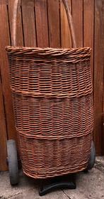 Rieten boodschappentrolley XL met grote wielen, als nieuw, Handtassen en Accessoires, Tassen | Reistassen en Weekendtassen, Ophalen