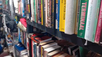 Grote keuze boeken puzzels speelgoed allerlei  beschikbaar voor biedingen