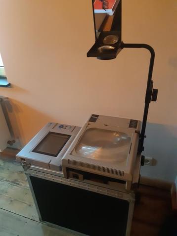 Overhead projector  beschikbaar voor biedingen