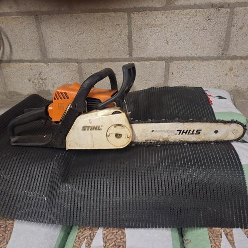 Kettingzaag stihl ms 180 c, Doe-het-zelf en Bouw, Gereedschap | Zaagmachines, Gebruikt, Kettingzaag, 1200 watt of meer, 30 tot 70 mm