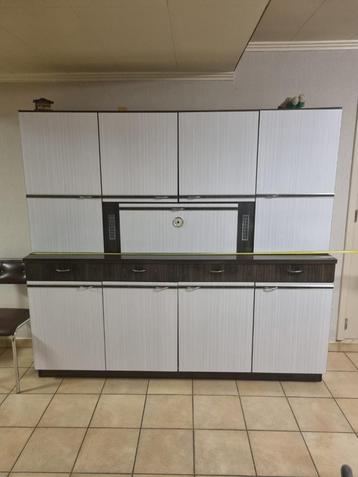 Vintage Kast Formica Wit Bruin beschikbaar voor biedingen