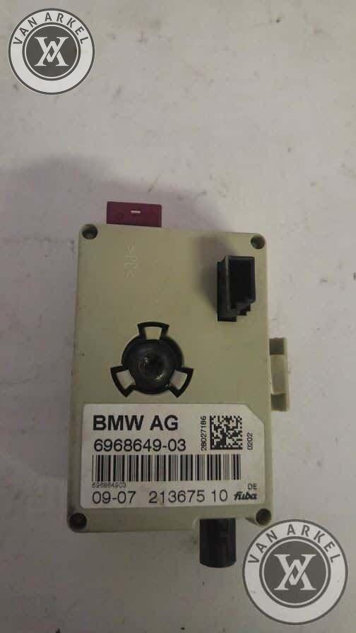 Bmw 3 Serie E93 Antenneversterker AM/FM links, Auto diversen, Autoradio's, Ophalen of Verzenden