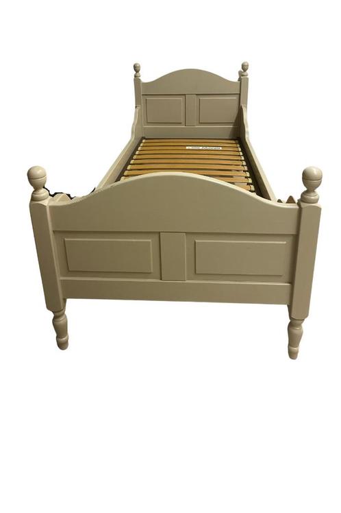 Eenpersoonsbed met nachtkastje, Kinderen en Baby's, Kinderkamer | Bedden, Gebruikt, 180 cm of meer, 85 tot 100 cm, Lattenbodem