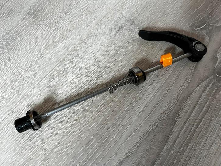 Thule Axle Mount Ezhitch - wielas voor Thule Chariots, Fietsen en Brommers, Fietsaccessoires | Overige Fietsaccessoires, Zo goed als nieuw