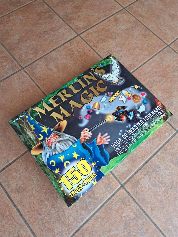 Merlin’s Magic – 150 Trucs voor Meester Tovenaar (Als Nieuw), Hobby en Vrije tijd, Overige Hobby en Vrije tijd, Zo goed als nieuw