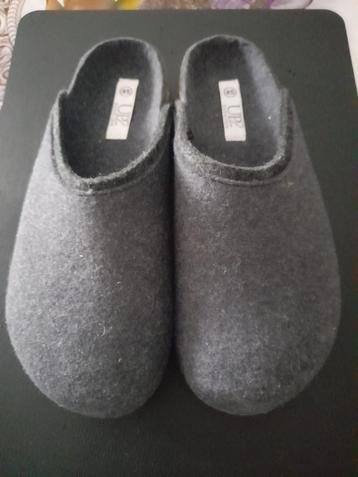 Heren Pantoffels (stof grijs) Maat 45  (NIEUW !) beschikbaar voor biedingen