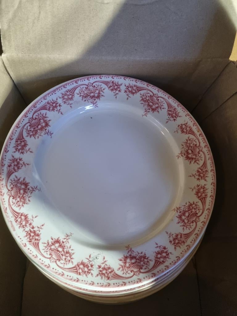 Service assiettes, Antiquités & Art, Antiquités | Meubles | Armoires, Enlèvement ou Envoi