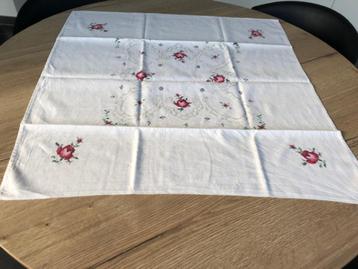 " Vintage " vierkante tafeldoek 80 X 80 beschikbaar voor biedingen